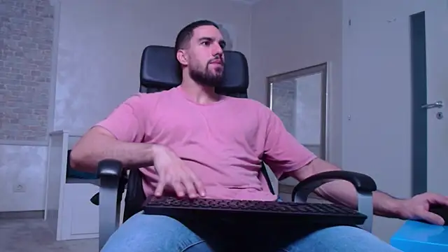 IvanHydee online show from September 24, 2025, 4:41 am