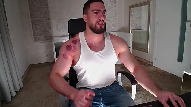 Snapshot of IvanHydee chatting on March 6, 2026, 5:35 am IvanHydee online show from March 6, 2026, 5:35 am