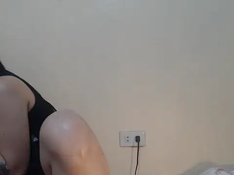 Snapshot of UrKitty_lover18 chatting on October 30, 2025, 10:39 pm UrKitty lover18 online show from October 30, 2025, 10:39 pm