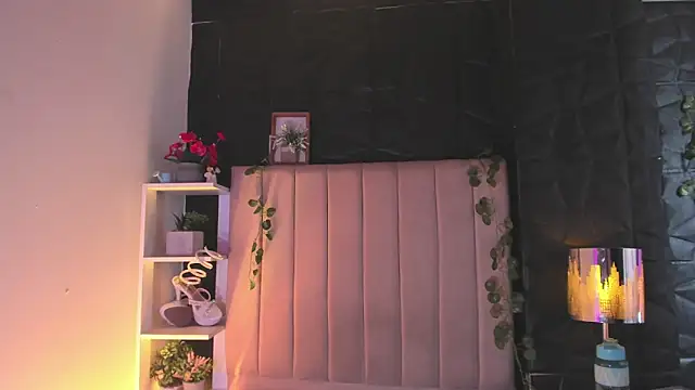 Bonnali lune online show from February 9, 2026, 7:45 pm