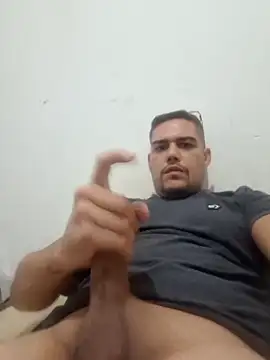 feehzungi0000 online show from March 25, 2026, 2:05 pm