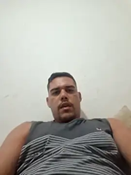 feehzungi0000 online show from December 1, 2025, 4:24 am