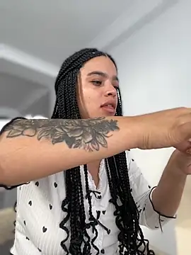 Snapshot of JuanitaMore01 chatting on November 26, 2025, 7:36 pm JuanitaMore01 online show from November 26, 2025, 7:36 pm