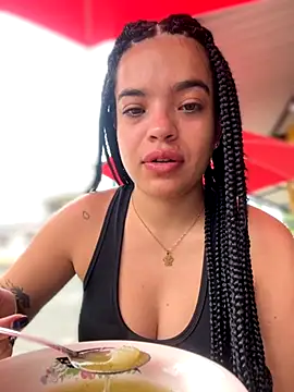 Snapshot of JuanitaMore01 chatting on December 5, 2025, 3:43 pm JuanitaMore01 online show from December 5, 2025, 3:43 pm