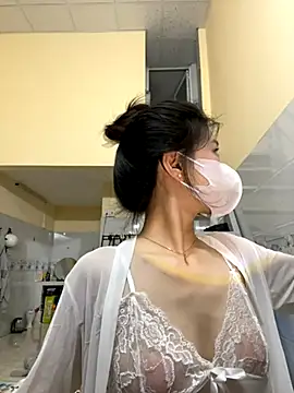 Snapshot of Miinami chatting on September 18, 2025, 1:03 pm Miinami online show from September 18, 2025, 1:03 pm