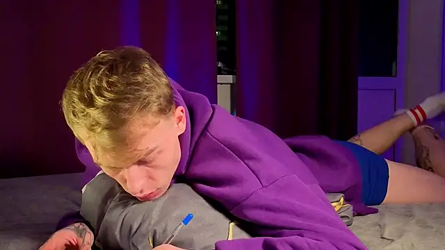 callmealexthx online show from December 15, 2025, 5:41 pm