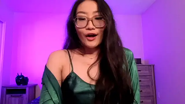 Aliciaz3 online show from September 27, 2025, 5:08 pm