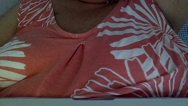 Snapshot of LaReginaNera chatting on June 27, 2026, 12:22 pm LaReginaNera online show from June 27, 2026, 12:22 pm