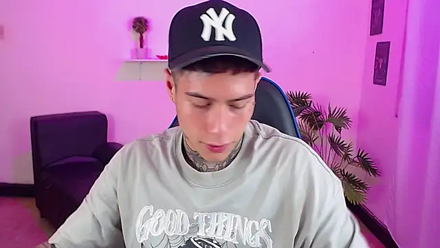 Snapshot of setthomas chatting on February 23, 2026, 10:10 pm setthomas online show from February 23, 2026, 10:10 pm