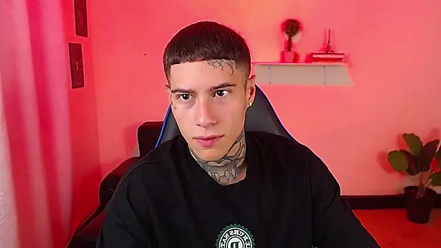 Snapshot of setthomas chatting on December 22, 2025, 8:42 pm setthomas online show from December 22, 2025, 8:42 pm