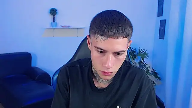 Snapshot of setthomas chatting on February 4, 2026, 10:16 pm setthomas online show from February 4, 2026, 10:16 pm