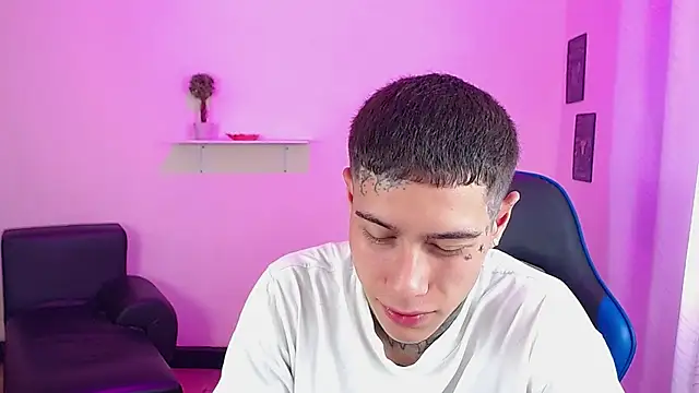 Snapshot of setthomas chatting on February 11, 2026, 9:25 pm setthomas online show from February 11, 2026, 9:25 pm