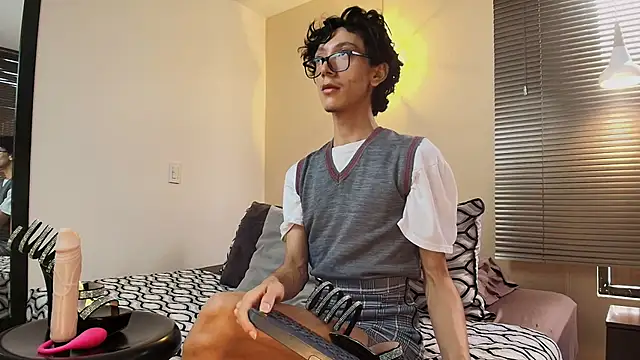 Snapshot of Lucian_Morel_S chatting on October 11, 2025, 12:50 pm Lucian Morel S online show from October 11, 2025, 12:50 pm