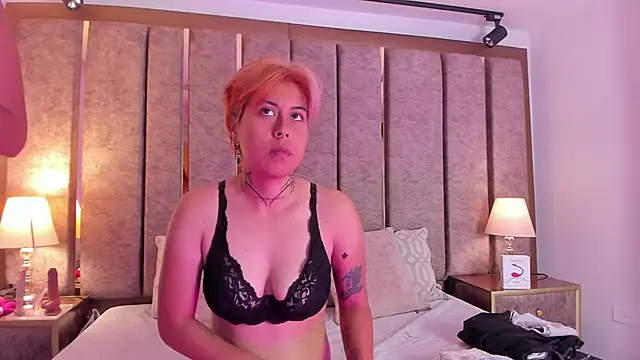 Snapshot of AnnieAndReach chatting on January 11, 2026, 1:29 pm AnnieAndReach online show from January 11, 2026, 1:29 pm