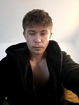 Snapshot of cameron334 chatting on November 13, 2025, 2:26 am cameron334 online show from November 13, 2025, 2:26 am