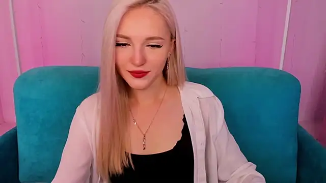 Snapshot of LisaFoxyMe chatting on September 20, 2025, 1:10 am LisaFoxyMe online show from September 20, 2025, 1:10 am