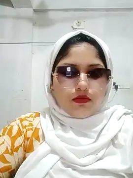 Snapshot of Nusrat-N chatting on April 5, 2026, 12:17 am Nusrat-N online show from April 5, 2026, 12:17 am