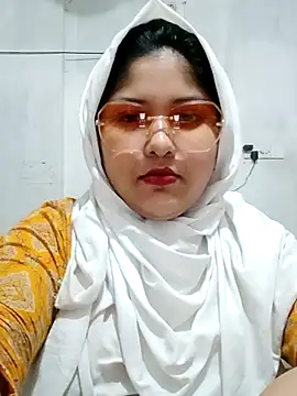 Snapshot of Nusrat-N chatting on March 1, 2026, 1:05 am Nusrat-N online show from March 1, 2026, 1:05 am