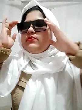 Snapshot of Nusrat-N chatting on February 10, 2026, 2:43 am Nusrat-N online show from February 10, 2026, 2:43 am