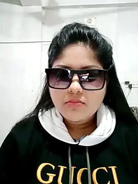 Snapshot of Nusrat-N chatting on December 17, 2025, 5:45 am Nusrat-N online show from December 17, 2025, 5:45 am