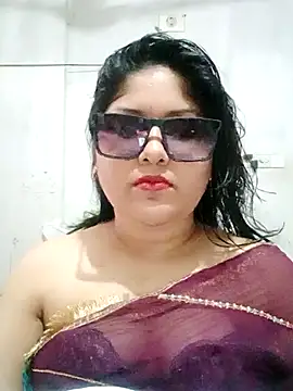 Snapshot of Nusrat-N chatting on February 23, 2026, 6:14 am Nusrat-N online show from February 23, 2026, 6:14 am