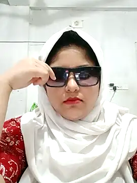 Snapshot of Nusrat-N chatting on February 28, 2026, 2:11 am Nusrat-N online show from February 28, 2026, 2:11 am