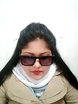 Snapshot of Nusrat-N chatting on January 7, 2026, 7:35 am Nusrat-N online show from January 7, 2026, 7:35 am