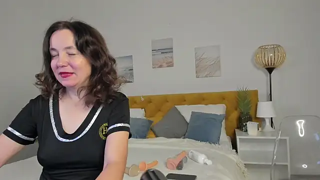 Snapshot of Kira_Adler chatting on November 15, 2025, 1:09 am Kira Adler online show from November 15, 2025, 1:09 am