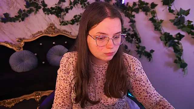 SophieDreamss online show from October 17, 2025, 2:52 pm