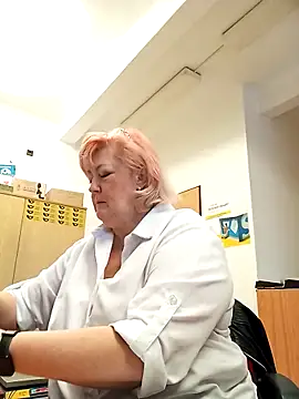 Snapshot of TerezaVelvet chatting on October 31, 2025, 7:49 am TerezaVelvet online show from October 31, 2025, 7:49 am