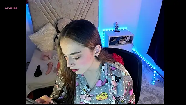 Snapshot of Mia_Victoria22 chatting on May 2, 2026, 3:01 am Mia Victoria22 online show from May 2, 2026, 3:01 am