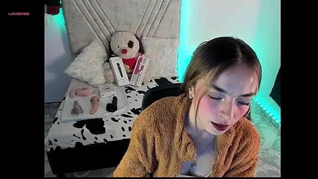 Mia Victoria22 online show from April 14, 2026, 2:27 am