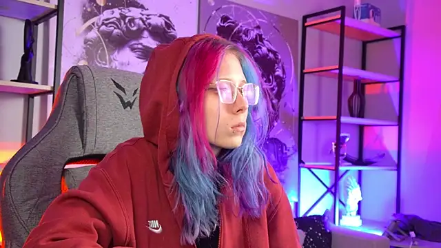 SakuraBliss online show from December 16, 2025, 5:55 am