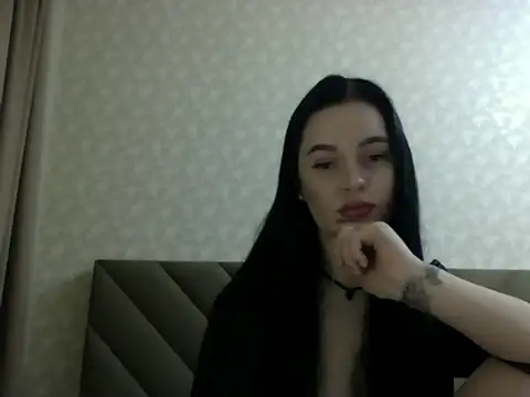 Snapshot of Lulii24 chatting on November 18, 2025, 2:49 am Lulii24 online show from November 18, 2025, 2:49 am