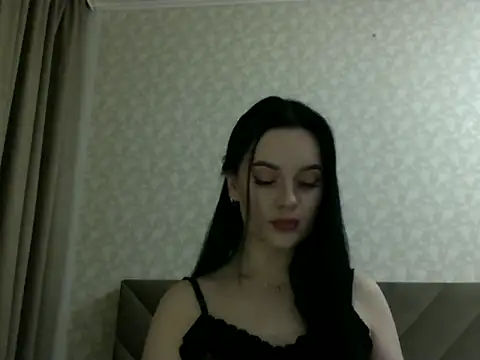 Snapshot of Lulii24 chatting on November 5, 2025, 10:57 pm Lulii24 online show from November 5, 2025, 10:57 pm