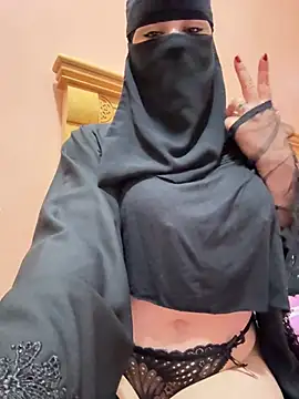 Snapshot of _Laiali_ chatting on March 31, 2026, 1:07 am Laiali online show from March 31, 2026, 1:07 am