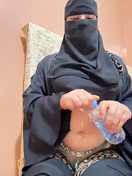 Snapshot of _Laiali_ chatting on November 20, 2025, 12:17 pm Laiali online show from November 20, 2025, 12:17 pm