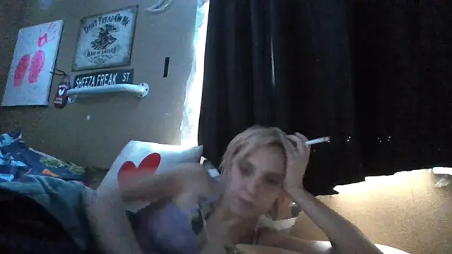 Snapshot of flavi1996 chatting on December 15, 2025, 2:56 pm flavi1996 online show from December 15, 2025, 2:56 pm