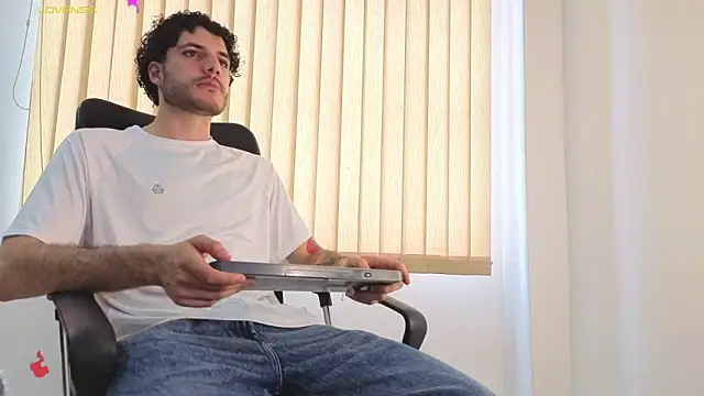 Rafael Mendezz online show from March 17, 2026, 8:34 pm