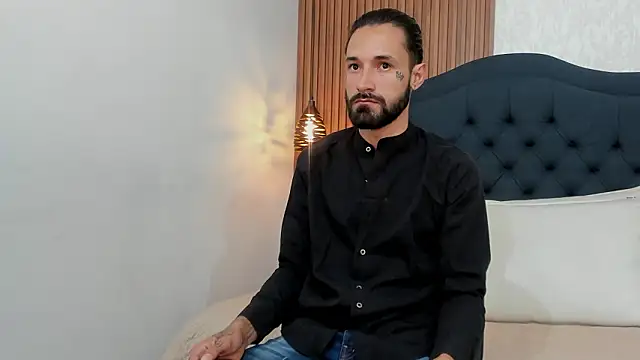 Hisoka 011 online show from February 15, 2026, 12:59 pm