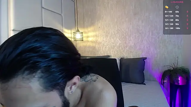 Hisoka 011 online show from February 26, 2026, 8:09 pm