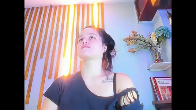 Jennifer Vega1 online show from November 13, 2025, 9:40 pm