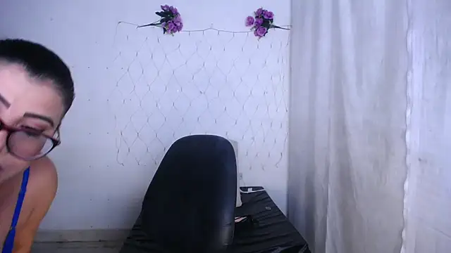 Snapshot of ValeriaHairy chatting on February 2, 2026, 3:05 am ValeriaHairy online show from February 2, 2026, 3:05 am