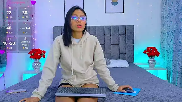 Snapshot of Soffia_Konig_ chatting on May 9, 2026, 12:19 pm Soffia Konig online show from May 9, 2026, 12:19 pm