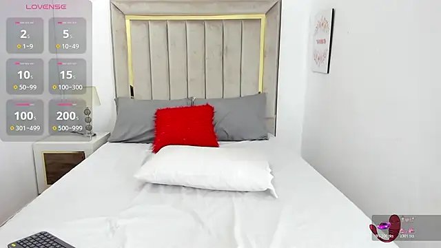 lapiz lazuli12 online show from November 10, 2025, 7:08 pm