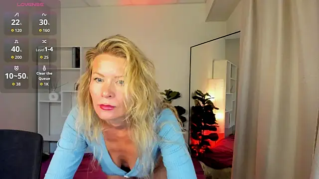 Snapshot of Julia_Giulia chatting on June 26, 2026, 10:04 pm Julia Giulia online show from June 26, 2026, 10:04 pm