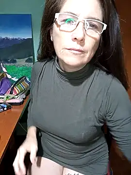 Snapshot of Merida2276 chatting on October 9, 2025, 1:17 am Merida2276 online show from October 9, 2025, 1:17 am