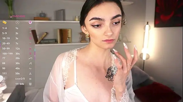 Snapshot of Morena_Dolce chatting on October 5, 2025, 5:20 am Morena Dolce online show from October 5, 2025, 5:20 am