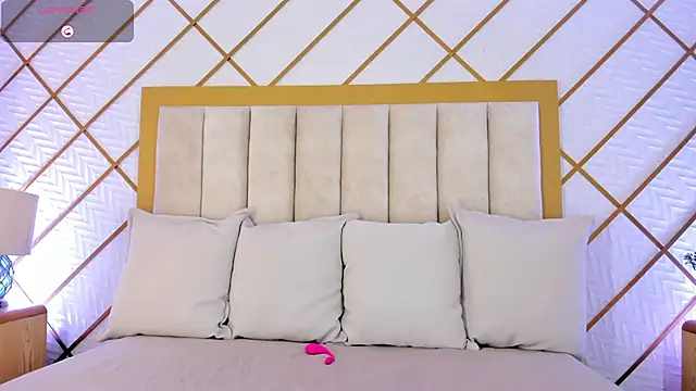 Snapshot of cocoamore chatting on December 19, 2025, 11:45 am cocoamore online show from December 19, 2025, 11:45 am