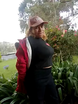 Snapshot of hot_lady19 chatting on December 19, 2025, 9:28 pm hot lady19 online show from December 19, 2025, 9:28 pm